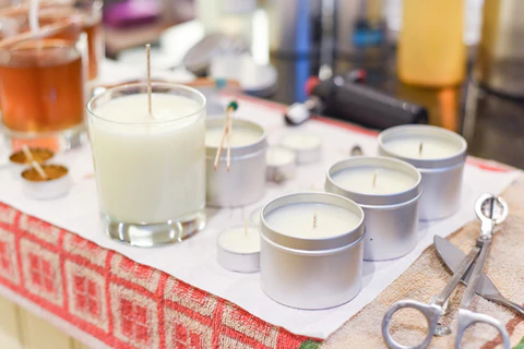 How To Make Eucalyptus & Thyme Scented Soy Candle – VedaOils