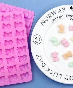 32 Even Piggy Silicone Cake Mold