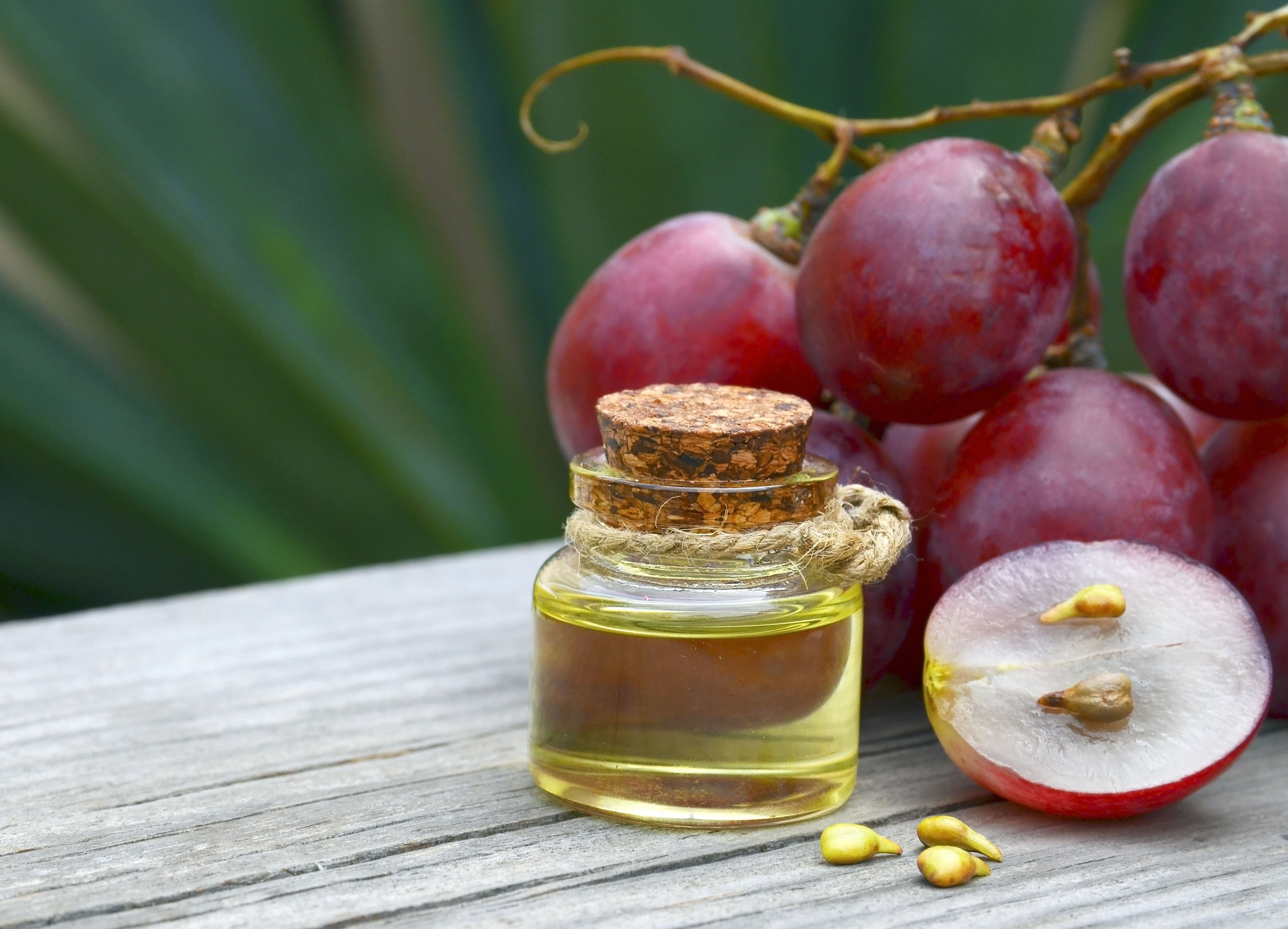 How to Use Grapeseed Oil for Hair Growth and Scalp Benefits