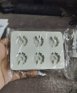 Alternative view of Vedini 6 Cavity Assorted Daisy Silicone Mold CMF-123